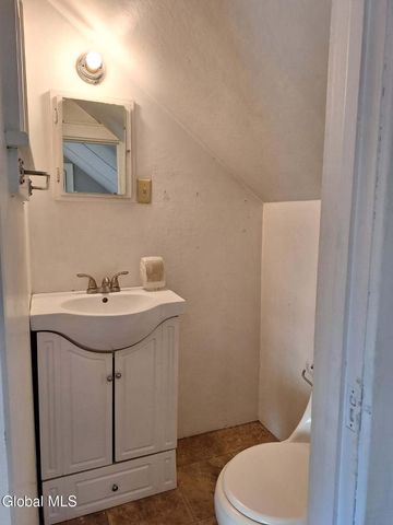 743 6th Avenue, Troy, NY 12182