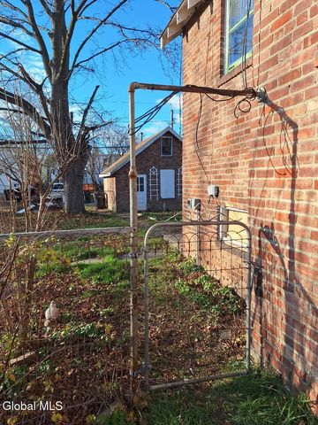 743 6th Avenue, Troy, NY 12182