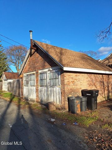 743 6th Avenue, Troy, NY 12182