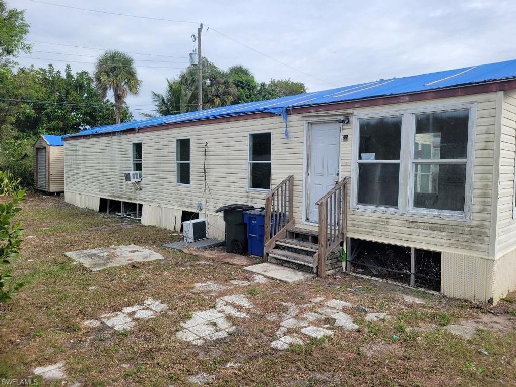 12040 Live Oak DR, FORT MYERS, FL 33908 — exterior