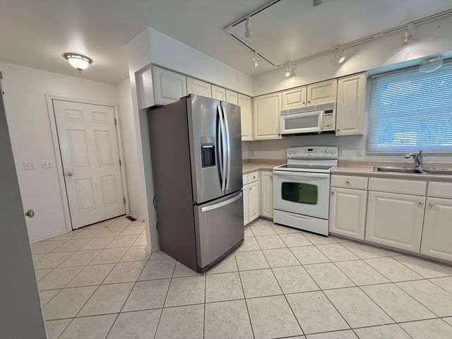 9353 E DE Avenue, Richland, MI 49083