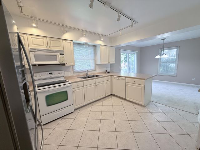 9353 E DE Avenue, Richland, MI 49083