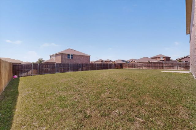 2601 Beech Creek Road, Glenn Heights, TX 75154