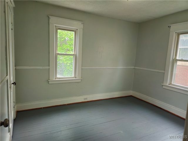 1827 Cleveland Avenue, Niagara Falls, NY 14305