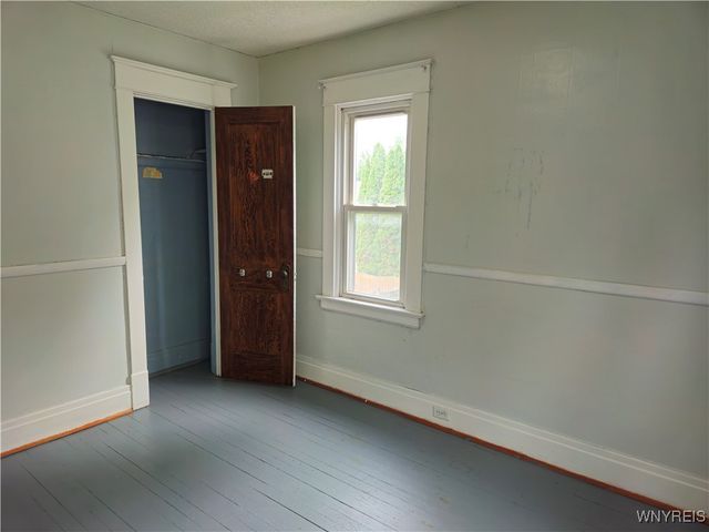 1827 Cleveland Avenue, Niagara Falls, NY 14305