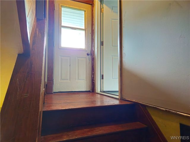 1827 Cleveland Avenue, Niagara Falls, NY 14305