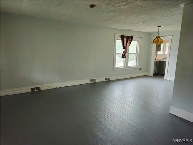 1827 Cleveland Avenue, Niagara Falls, NY 14305