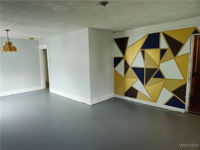 1827 Cleveland Avenue, Niagara Falls, NY 14305