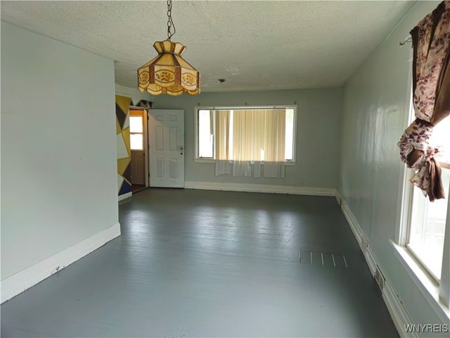 1827 Cleveland Avenue, Niagara Falls, NY 14305