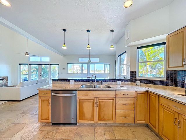 8485 BLIND PASS DRIVE, Treasure Island, FL 33706