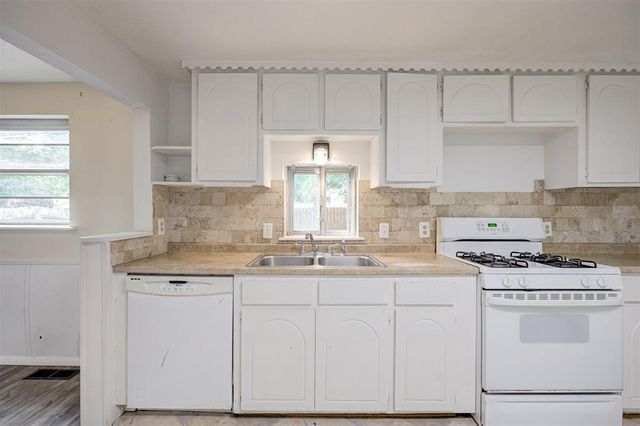 1013 N Carr Drive, Newcastle, OK 73065