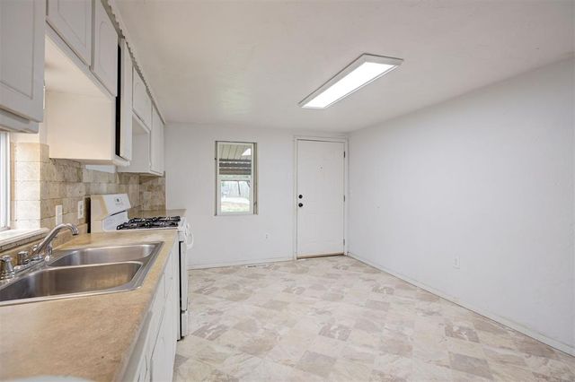 1013 N Carr Drive, Newcastle, OK 73065
