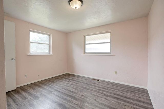 1013 N Carr Drive, Newcastle, OK 73065