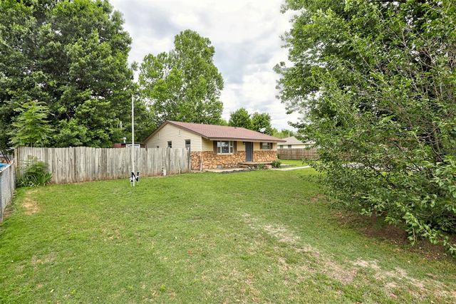 1013 N Carr Drive, Newcastle, OK 73065