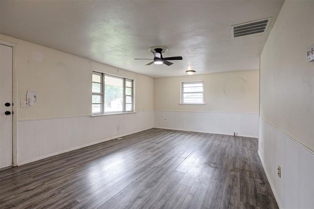 1013 N Carr Drive, Newcastle, OK 73065