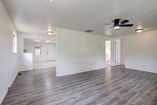 1013 N Carr Drive, Newcastle, OK 73065