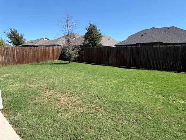 2429 Linto Street, Fort Worth, TX 76179