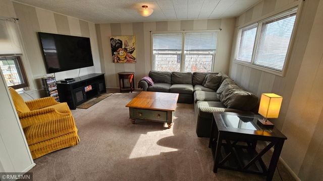 6009 13th Avenue S, Minneapolis, MN 55417