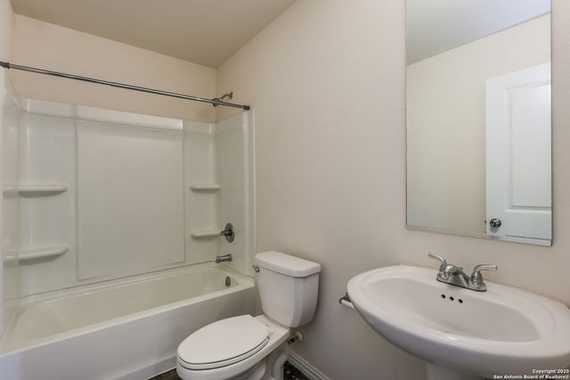 907 Liberty, Seguin, TX 78155