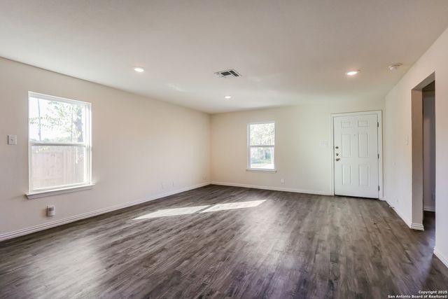 907 Liberty, Seguin, TX 78155