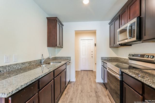 907 Liberty, Seguin, TX 78155