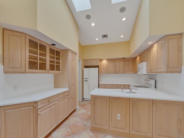 210 N Carmel Court, Vero Beach, FL 32963