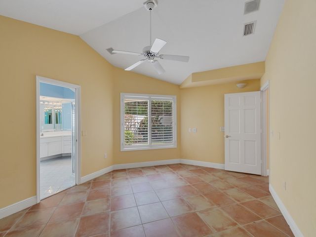 210 N Carmel Court, Vero Beach, FL 32963