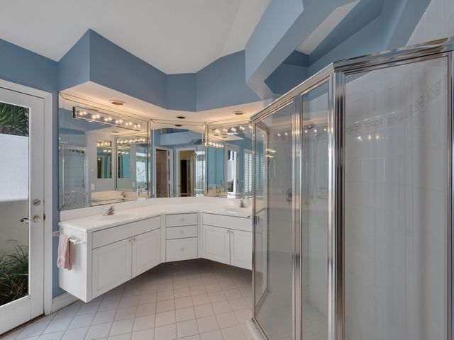 210 N Carmel Court, Vero Beach, FL 32963