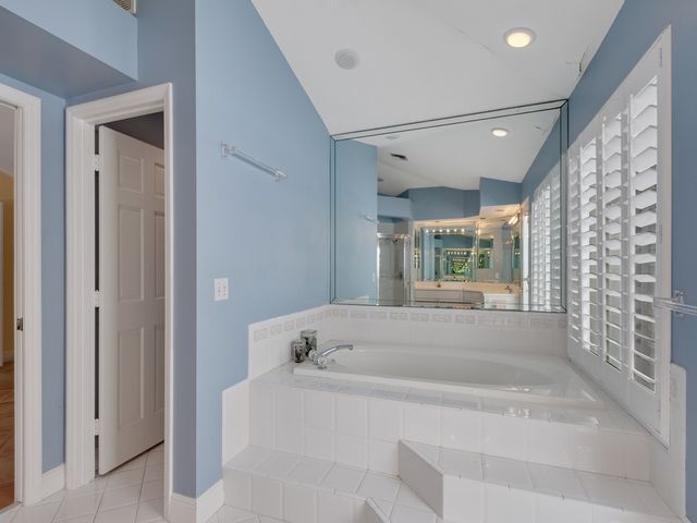 210 N Carmel Court, Vero Beach, FL 32963