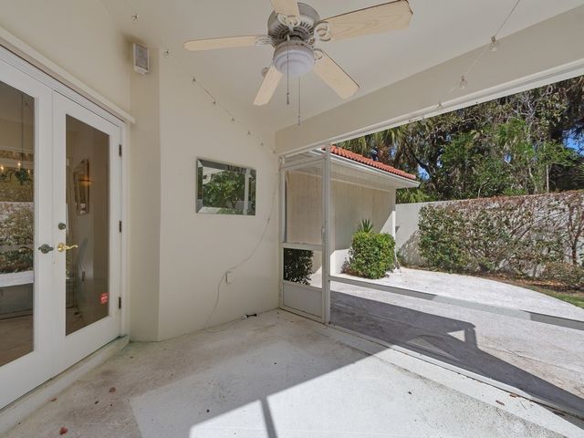 210 N Carmel Court, Vero Beach, FL 32963