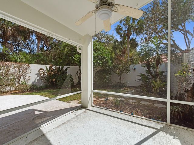 210 N Carmel Court, Vero Beach, FL 32963