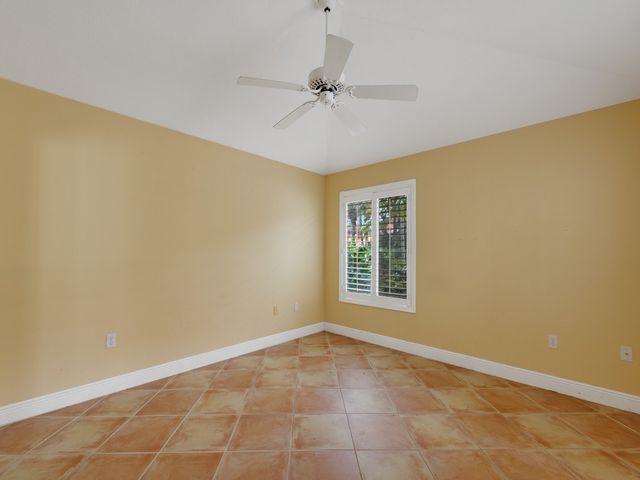 210 N Carmel Court, Vero Beach, FL 32963