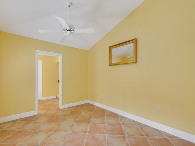 210 N Carmel Court, Vero Beach, FL 32963