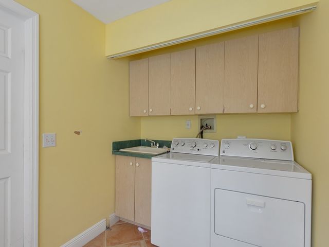 210 N Carmel Court, Vero Beach, FL 32963