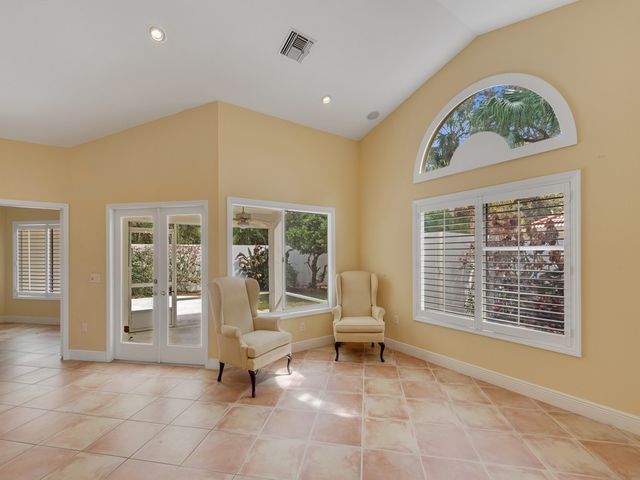 210 N Carmel Court, Vero Beach, FL 32963