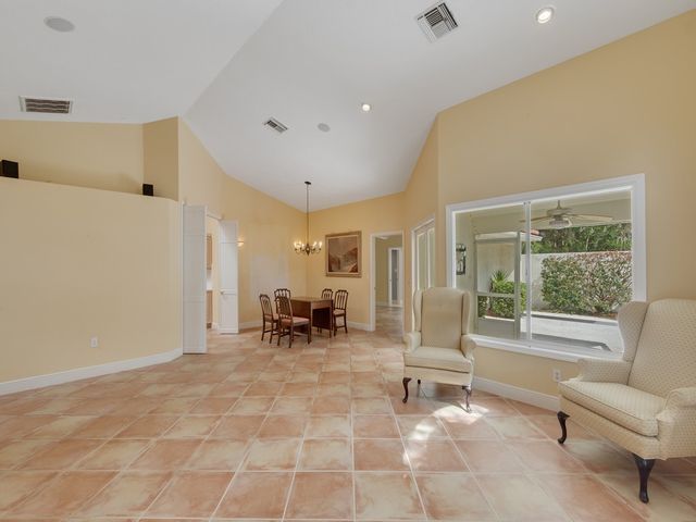 210 N Carmel Court, Vero Beach, FL 32963