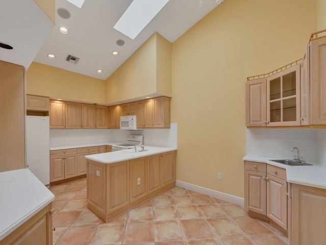 210 N Carmel Court, Vero Beach, FL 32963