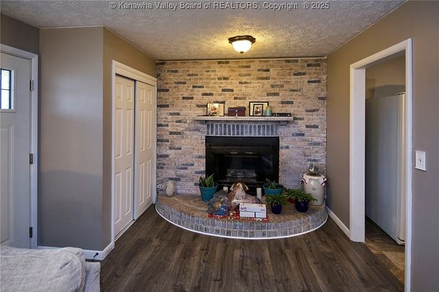 120 Poca Circle, Poca, WV 25159