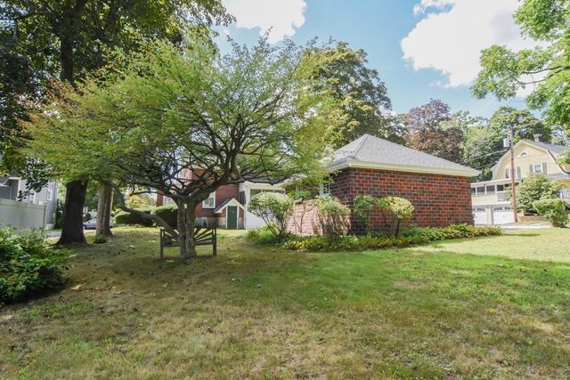 12 Houston Ave, Methuen, MA 01844