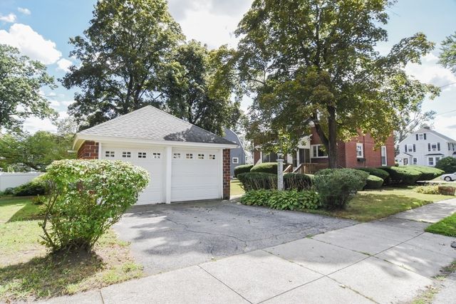 12 Houston Ave, Methuen, MA 01844