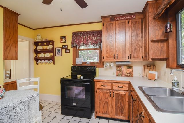 12 Houston Ave, Methuen, MA 01844