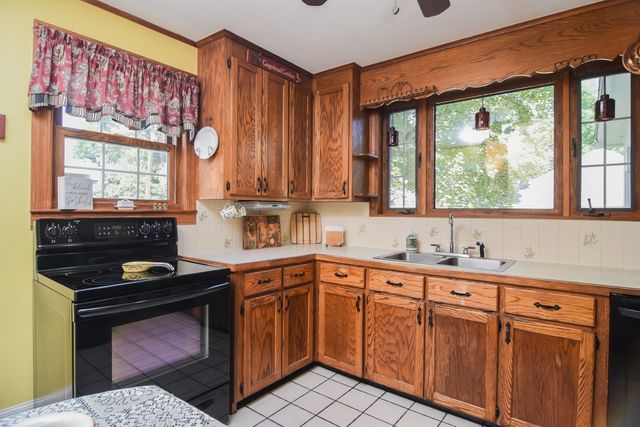 12 Houston Ave, Methuen, MA 01844