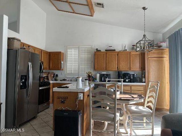 42011 Summer Lane, Lancaster, CA 93536