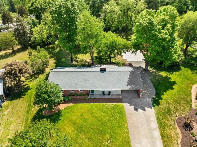 116 Lakeview Circle, Thomasville, NC 27360
