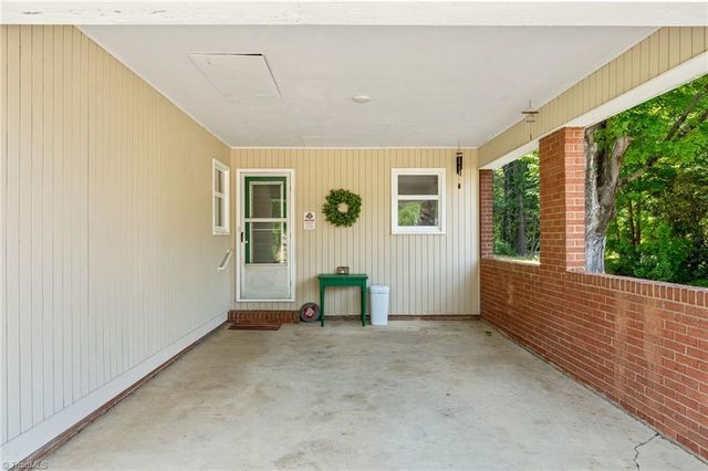 116 Lakeview Circle, Thomasville, NC 27360