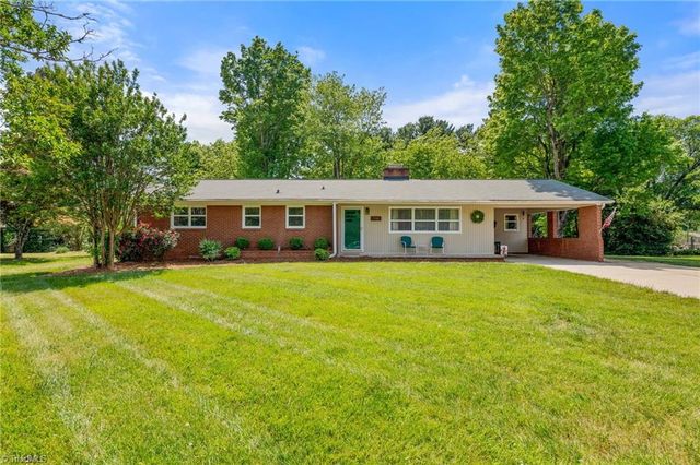 116 Lakeview Circle, Thomasville, NC 27360