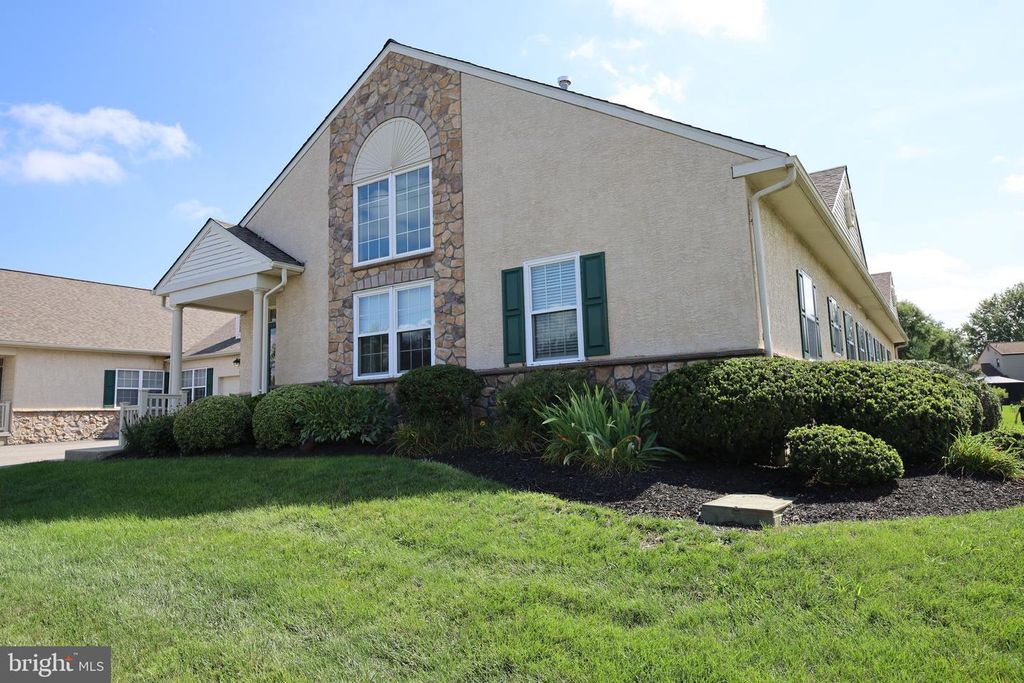 114 ARBOUR CT, NORTH WALES, PA 19454 — exterior