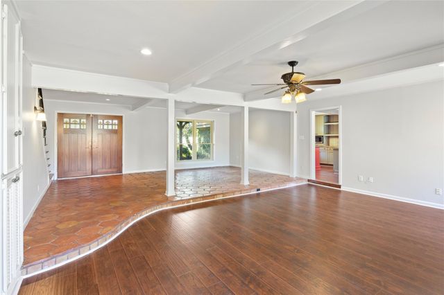 318 Lakeshore Drive, El Lago, TX 77586