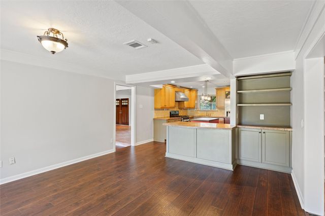 318 Lakeshore Drive, El Lago, TX 77586