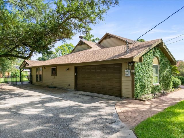 318 Lakeshore Drive, El Lago, TX 77586